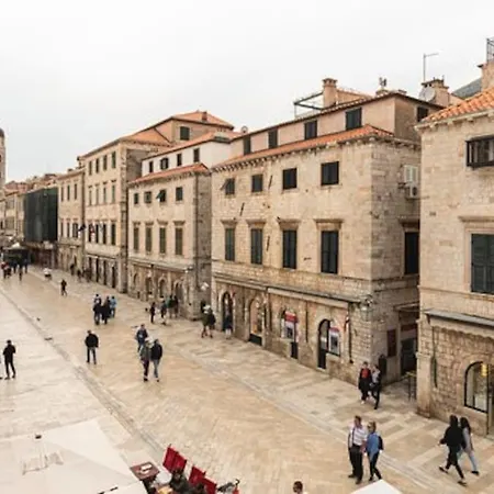 Mari Dubrovnik