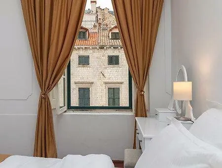 Mari Dubrovnik